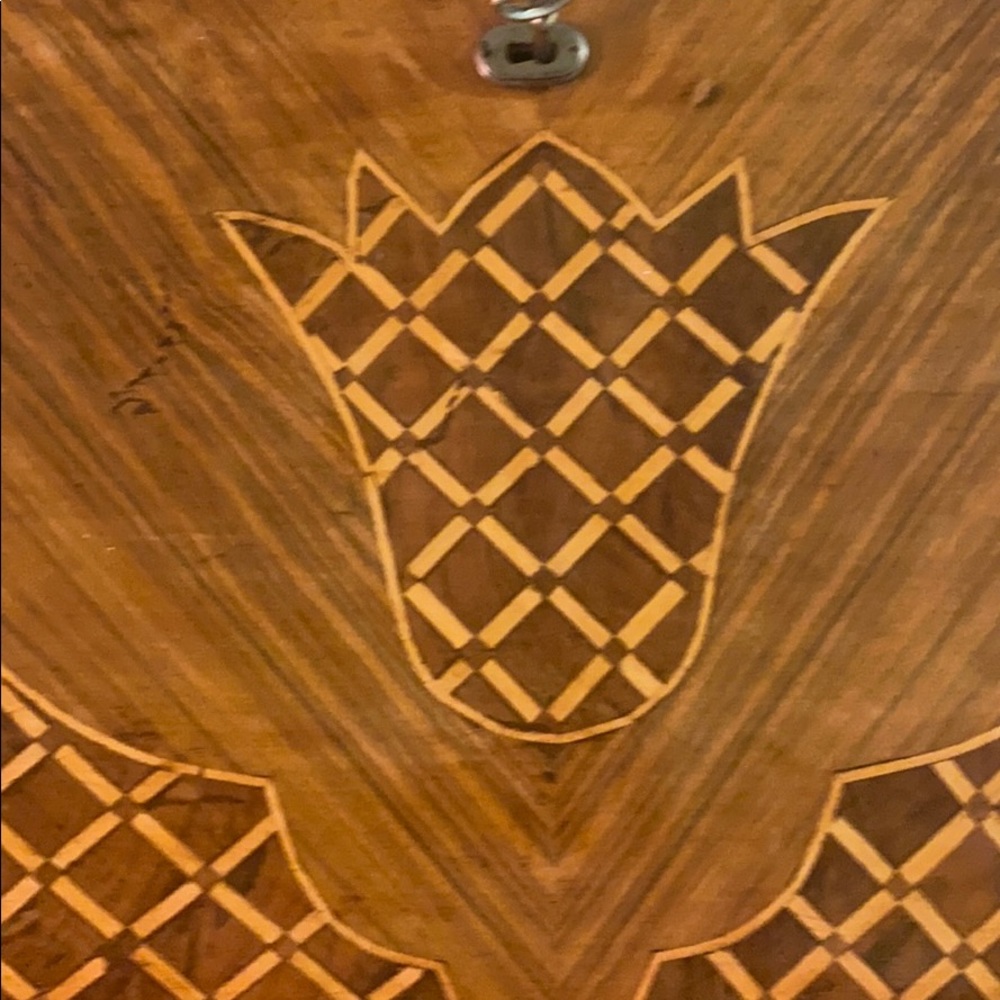 Secretary - Picture 3 of 4